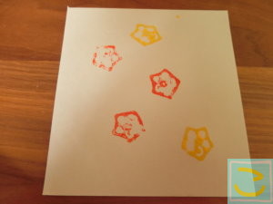 スタンプ遊び オクラを使ったかわいい星スタンプで遊ぼう こっこ先生のあそびば